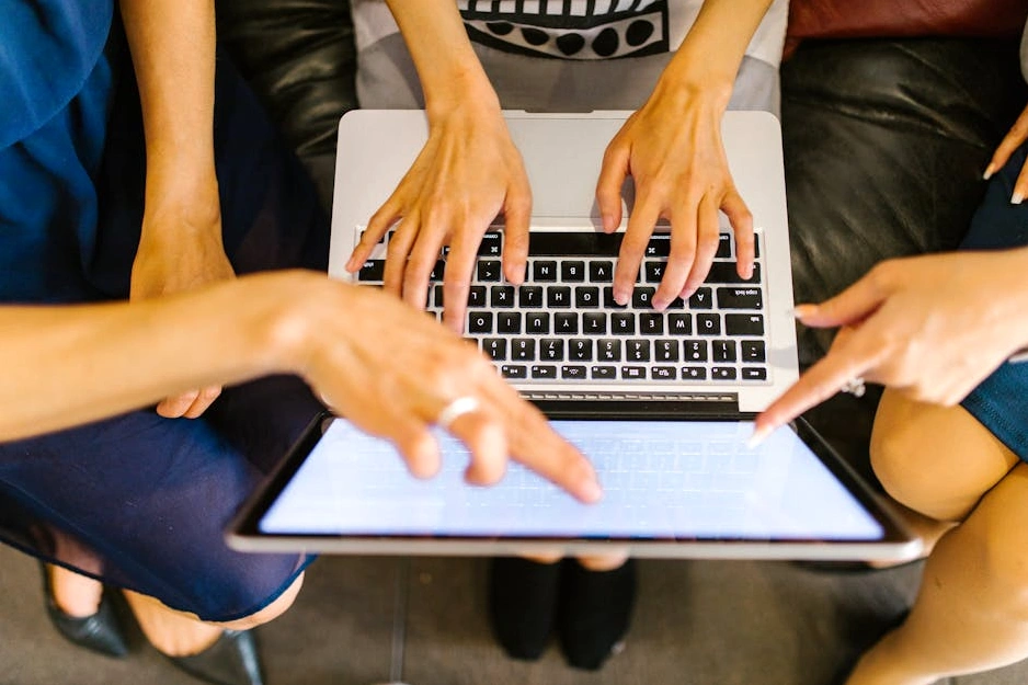 Tým expertů Global Export Consulting na strategickém meetingu.